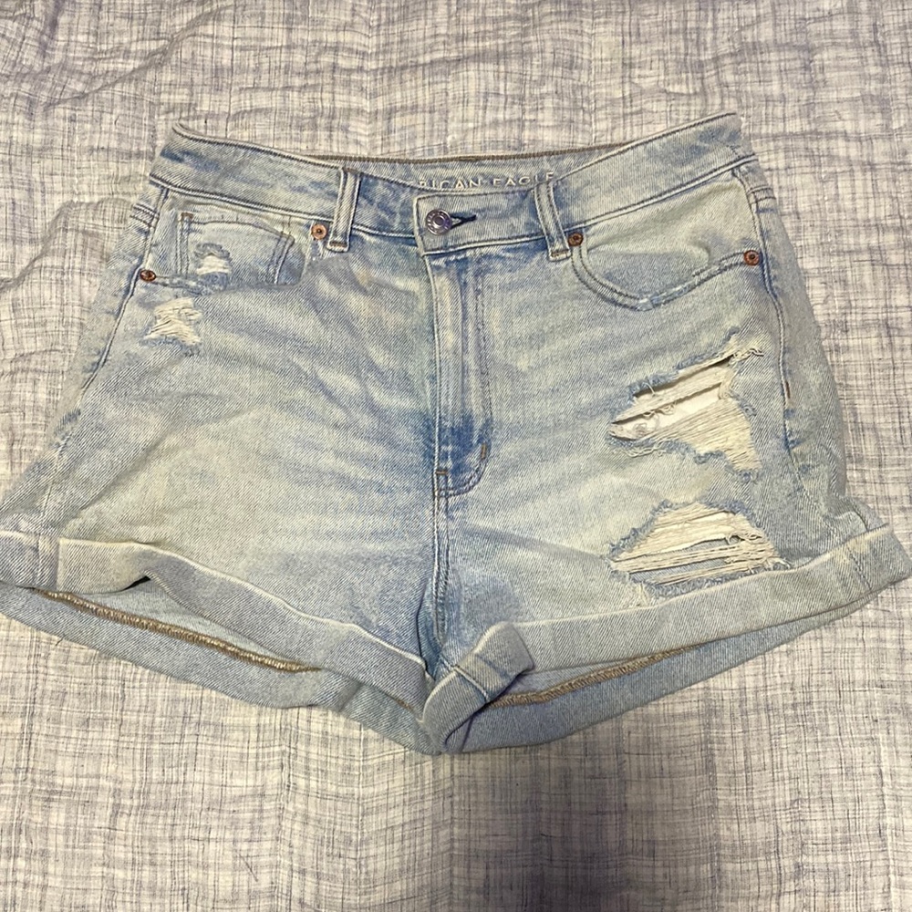 Size 8 American Eagle Mom shorts
